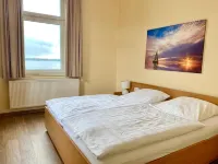 Hotel Kieler Förde Hotels near Webcam Seebrücke