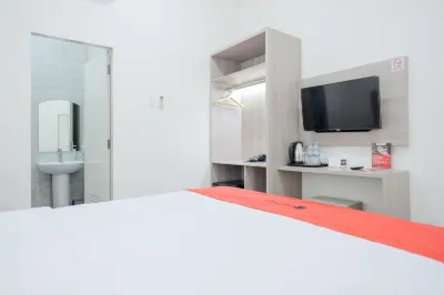 RedDoorz Plus @ Jalan Juanda Medan 메단 호텔