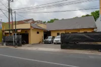 RedDoorz Near Living Plaza Purwokerto