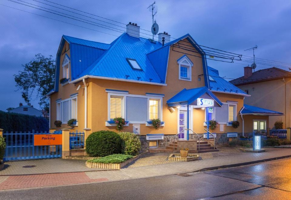 hotel overview picture