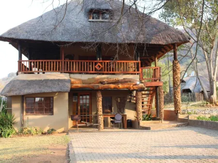 Emahlathini Guest Farm