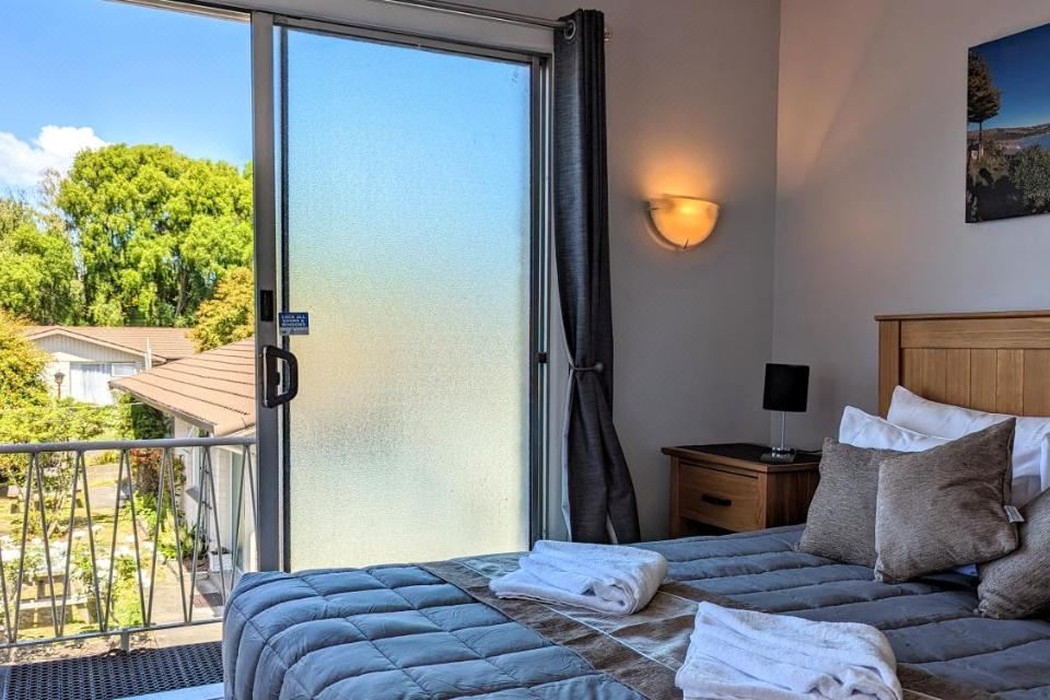 어드미럴 모텔의 외관 또는 로비 이미지