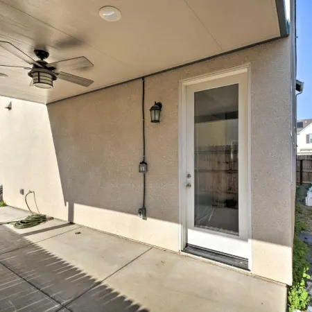 Family-Friendly Retreat 4 Mi to City Center!