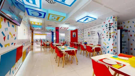 Hotel del Juguete Отели в г. L'Alcoia