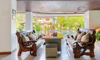 Chaweng Lakeview Condotel