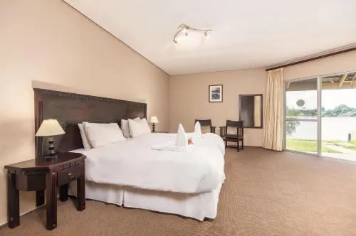 Protea Hotel Zambezi River Lodge - 3-Sterne