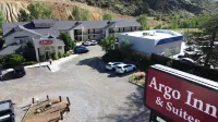Argo Inn and Suites - Parkplatz
