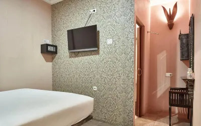 Twins Hotel Manggadua Hotel dekat Museum Mandiri