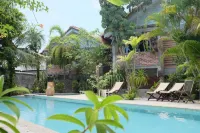 Panji Panji Tropical Wooden Home - Villa