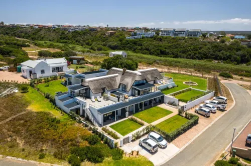 Karee Manor Hotels in Stilbaai