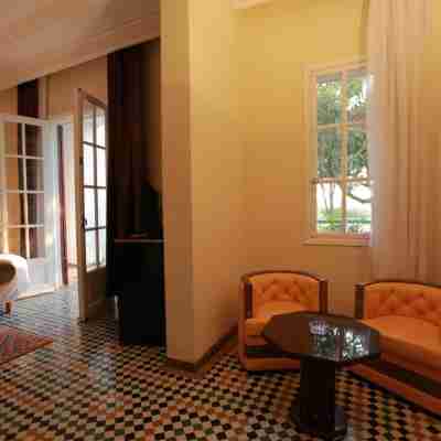 Hotel Transatlantique Rooms