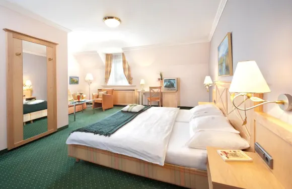 伽斯特蘇微本拉姆酒店