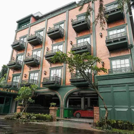 Nonies Huis Cibubur