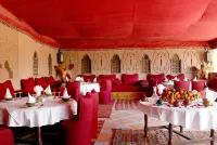 Chez le Pacha - Authentic Sahara Hotel Mhamid - พร้อมอาหารเช้า