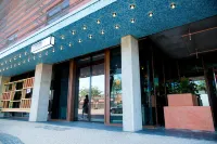 Jam Hotel Lisbon Các khách sạn gần Docas de Santo Amaro