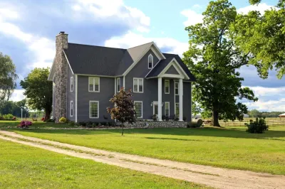 Loj Bnb Hotels near Fred Meijer White Pine Trail State Park