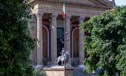 Massimo Plaza Hotel