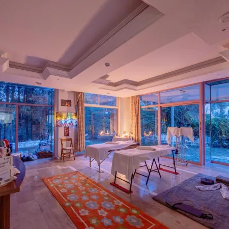 Hanedan Beach Hotel