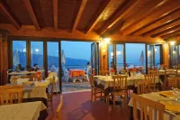 Hotel Residence la Rotonda Hotels in Tignale
