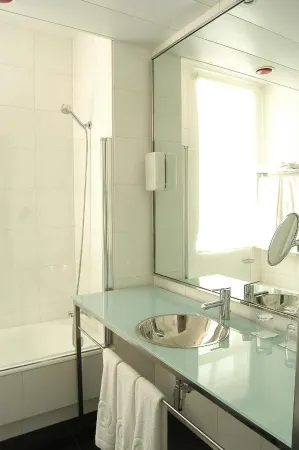 Quatro Puerta del Sol