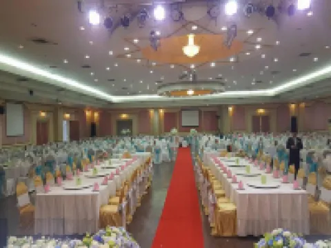 โรงแรมเจ.พี.เอ็มเมอรัลด์ โรงแรมในอำเภอเมืองยโสธร