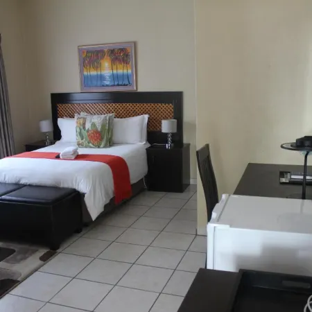 Mcbest Guest House Отели в г. Эрмело