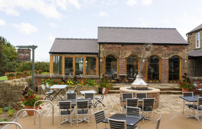 The Peacock at Barlow