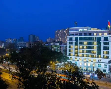 โรงแรมบายค์ ซูราจ พลาซา เวจ โรงแรม, ธานี โรงแรมในธาเน