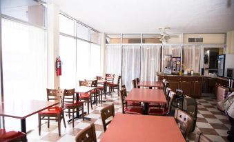 Days Inn by Wyndham Alexandria South