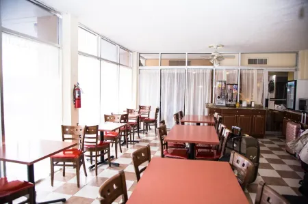 Days Inn by Wyndham Alexandria South