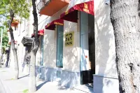 R&R Hotel فنادق في 
