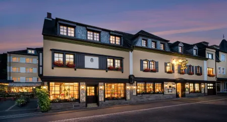 Hotel Pistono Отели рядом с достопримечательностью «Burg Thurant»