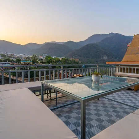 Madpackers Rishikesh Laxman Jhula