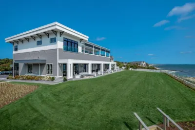 Pelham House Resort Hotels in Dennis Port