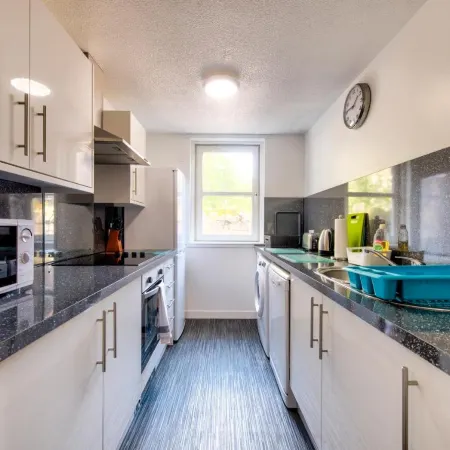 Charming 1 Bed Apartment with Castle View