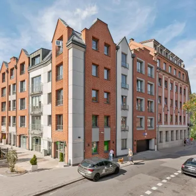 Grand Apartments Tartaczna Deluxe Отели рядом с достопримечательностью «Королевская часовня»