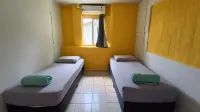 Ilha Hostel - Hostels