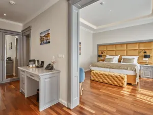 Golden Key Boutique Hotel