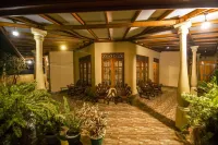 Wildlife Safari House Hotels in Udawalawa