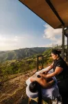 Lakay Monteverde with Heated Pool, Golf Cart and Breakfast - SPA