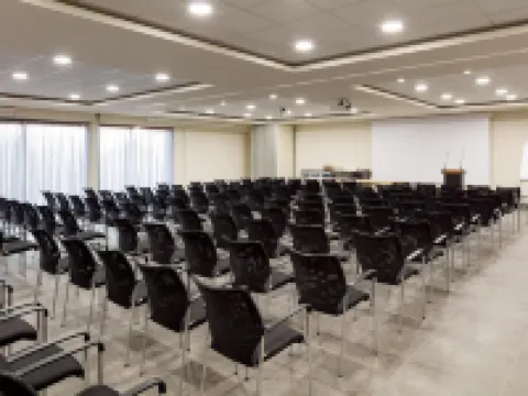 Mezzo Hotel & Business Hotels in Beringen