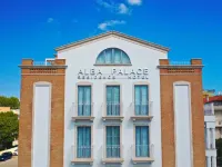 Residence Hotel Alba Palace 泰拉莫省酒店