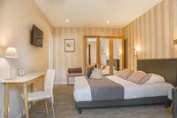 Hôtel-Spa-Piscine le Petit Castel Beuzeville-Honfleur 퐁노데메르 호텔