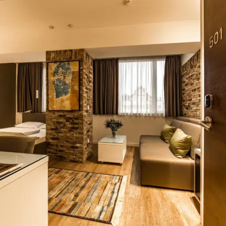 Belgrade Inn Garni Hotel