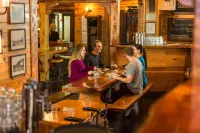 Powderhorn Chateau - bar
