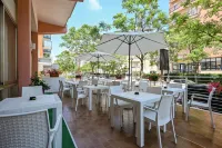 Amadei Hotel Promenade Hotels in Пезаро