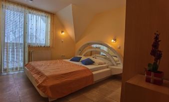 Guest House 902 Črnivec