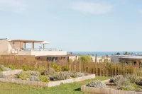 White Shell Beach Villas Hotels near Albandeira Beach