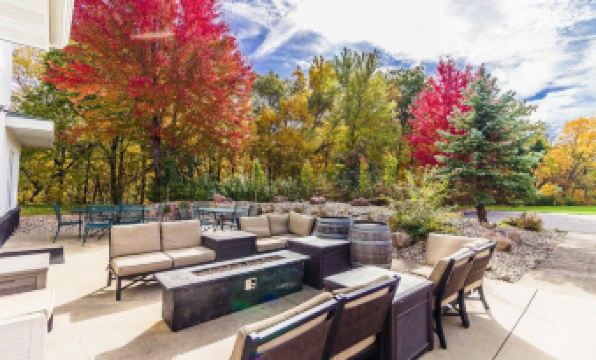 River Hills Hotel- Mankato