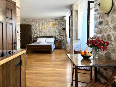 Una Apartments